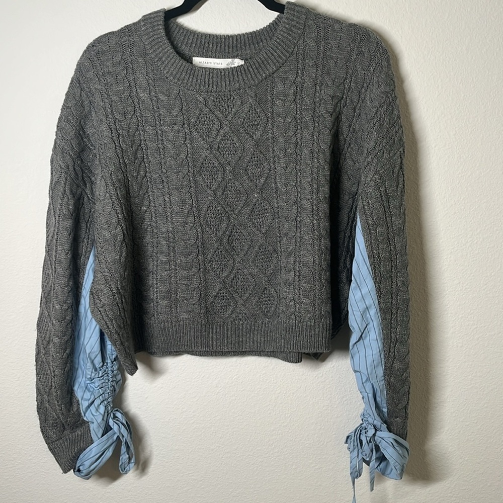 Altar'd State Grey Cable Knit Cropped Sweater – Size Large